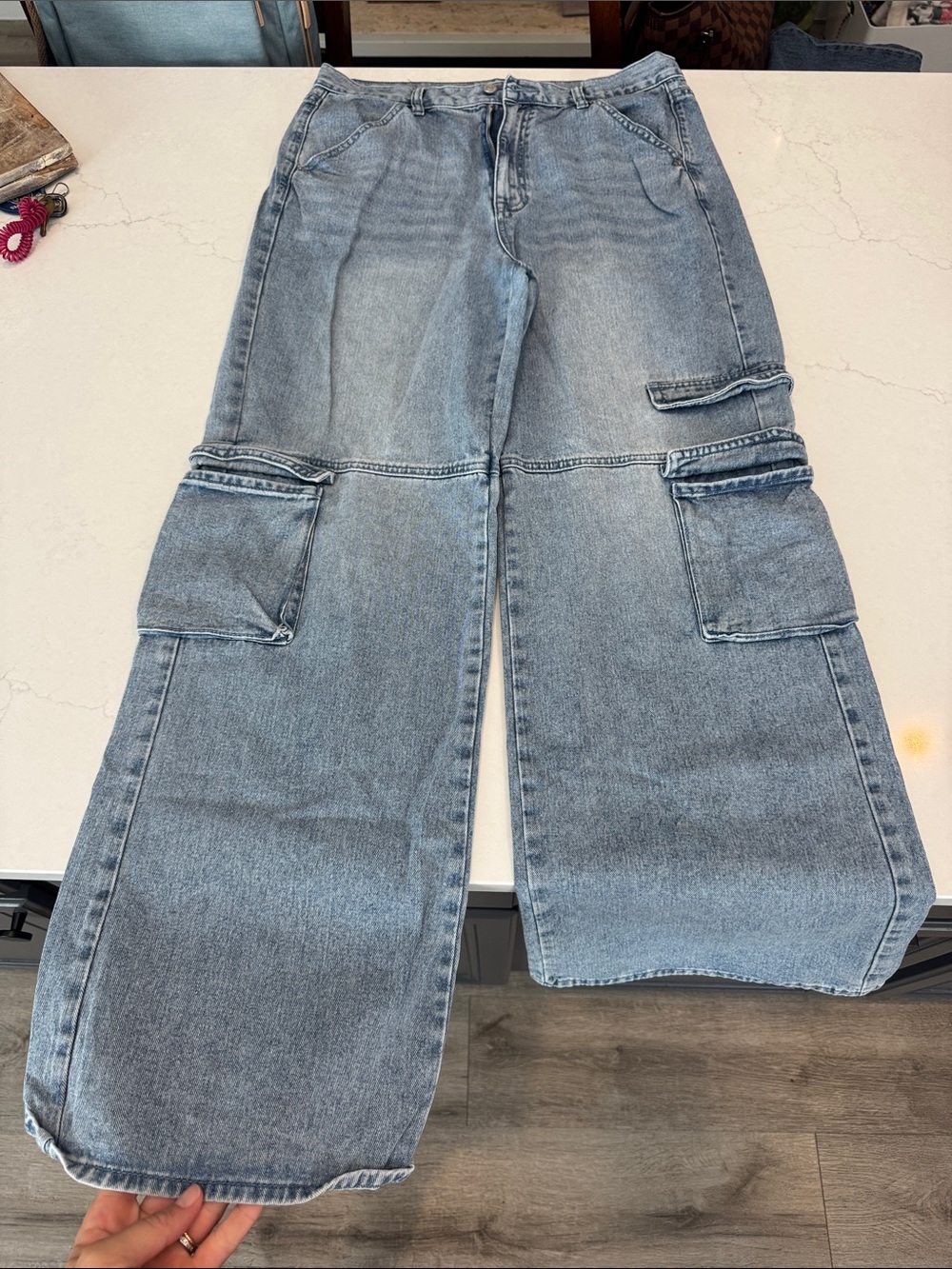 PacSun Light Wash Wide-Leg Cargo Jeans - Blue